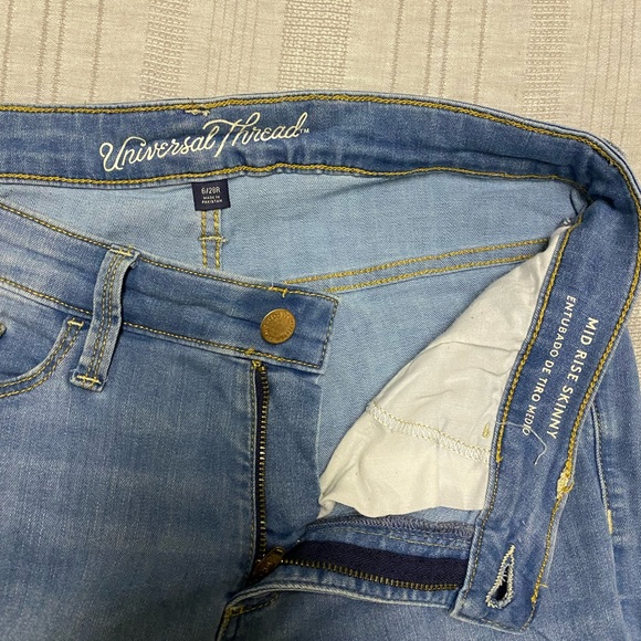 Universal Thread Mid Rise Skinny Jeans - Picture 2 of 2